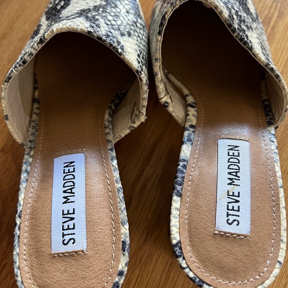 Steve Madden Snakeskin Mule - Picture 2 of 7